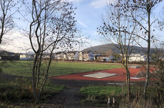 Viele Gründe sprechen für einen Wiederaufbau des Rhein-Ahr Stadions mit Kunstrasen
