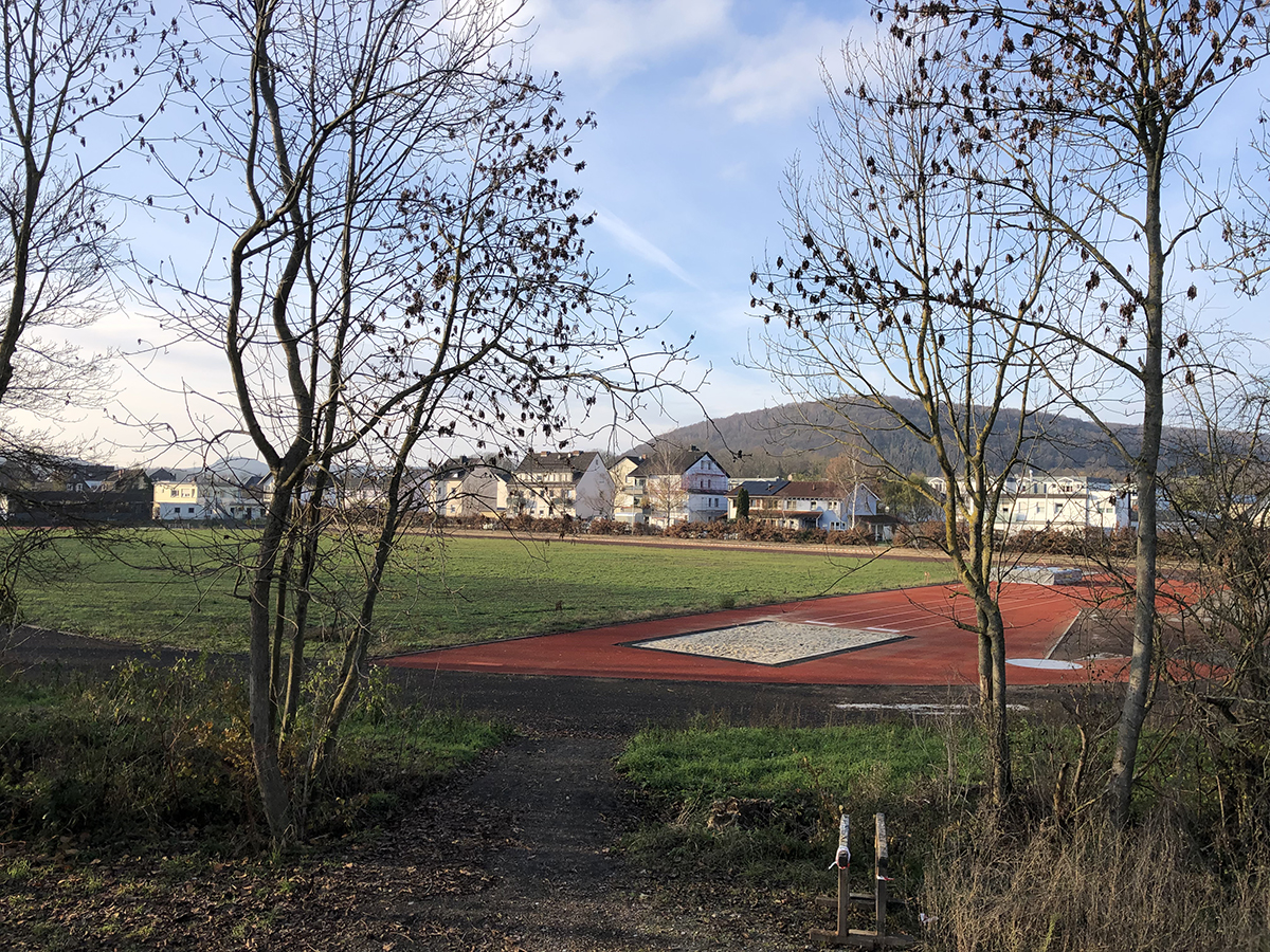 Viele Gründe sprechen für einen Wiederaufbau des Rhein-Ahr Stadions mit Kunstrasen